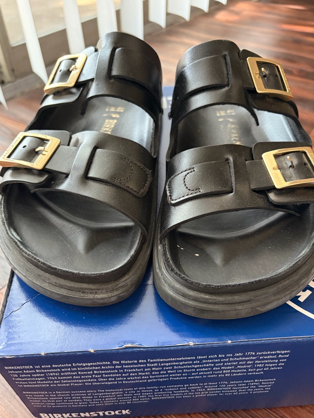 Birkenstock St. Barths shiny leather with gold hardware - Picture 5 of 5